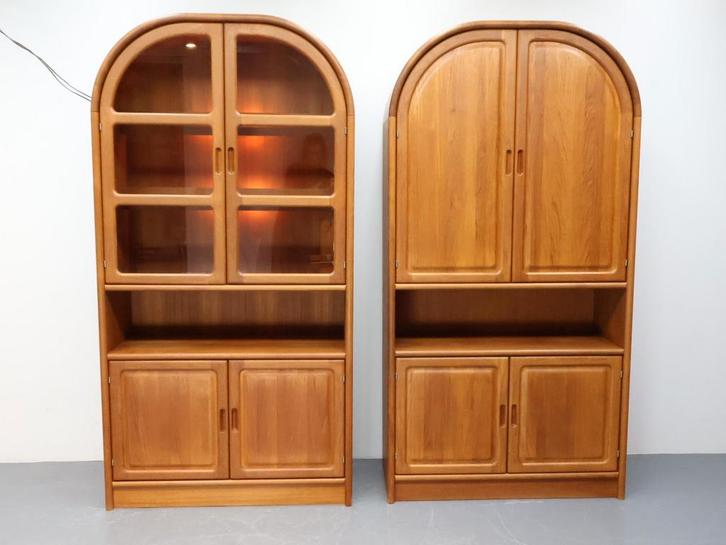 Dyrlund | Vintage boogkast | Deens design, Huis en Inrichting, Kasten | Wandmeubels, Zo goed als nieuw, 200 cm of meer, Minder dan 150 cm