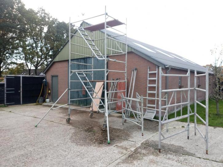 Layher aluminium rolsteiger trappentoren, Doe-het-zelf en Verbouw, Steigers, Zo goed als nieuw, Rolsteiger of Kamersteiger, 5 meter of hoger