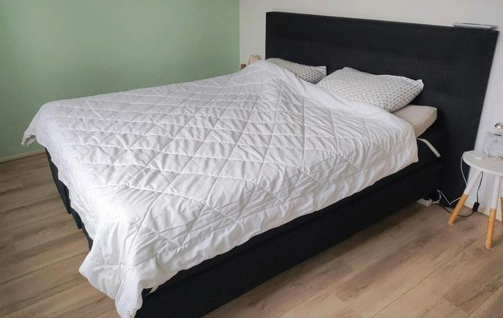 Elektrisch verstelbare boxspring, Huis en Inrichting, Slaapkamer | Bedden, Gebruikt, Tweepersoons, 180 cm, 200 cm, Stof, Zwart