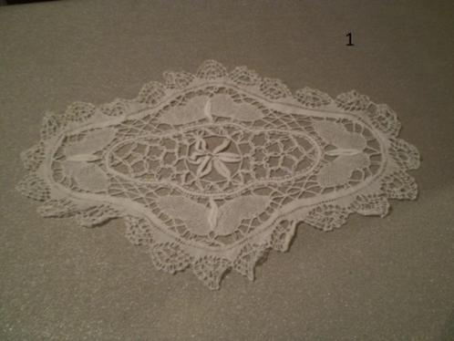 Verschillende oude spreitjes., Antiek en Kunst, Antiek | Kleden en Textiel, Verzenden