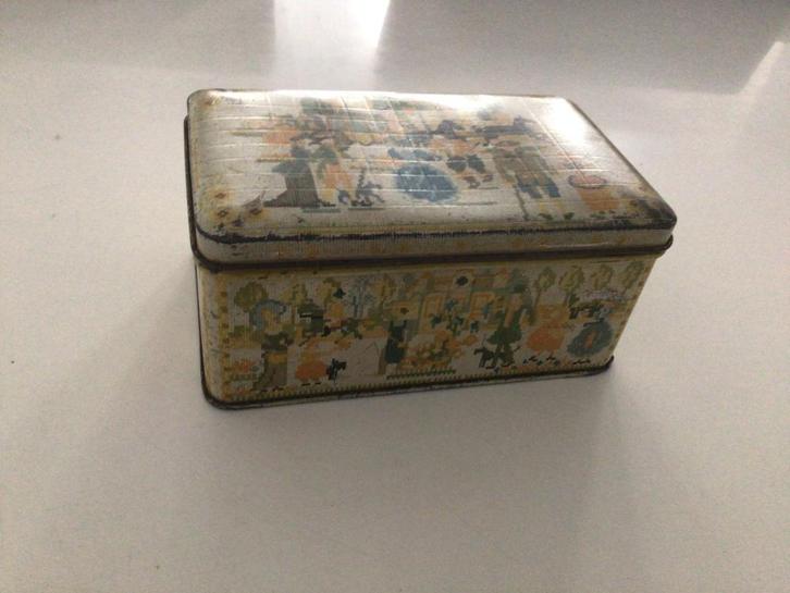 Oud blikje met speldjes, Verzamelen, Speldjes, Pins en Buttons, Gebruikt, Speldje of Pin, Overige onderwerpen, Ophalen of Verzenden