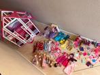 Barbiehuis barbiepoppen barbiekleding accessoires spullen, Ophalen of Verzenden, Gebruikt, Poppenhuis