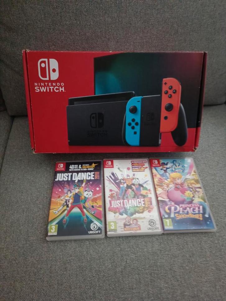 Switch V2 2019 + 3 games, Spelcomputers en Games, Spelcomputers | Nintendo Switch, Zo goed als nieuw, Switch 2019 Upgrade, Met 2 controllers