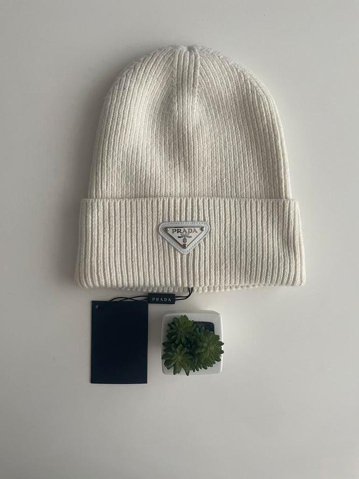 Prada White Beanie Hat – One Size Fits All – New With Tags, Kleding | Heren, Mutsen, Sjaals en Handschoenen, Zo goed als nieuw