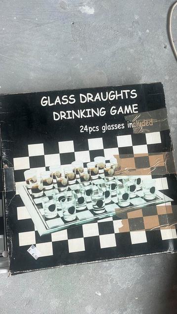 Glaswerk schaken & dammen spel beschikbaar voor biedingen