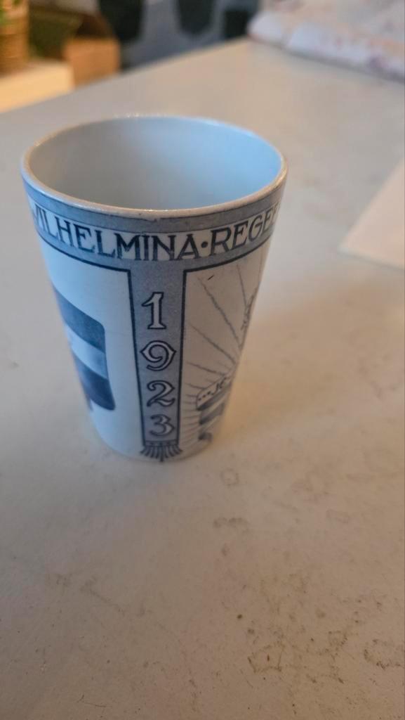 Koninklijk Jubileum Mok Wilhelmina 1898-1923, Antiek en Kunst, Antiek | Keramiek en Aardewerk, Ophalen of Verzenden