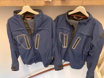 2 sets motorkleding man en vrouw beschikbaar voor biedingen