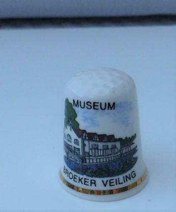 23 vingerhoedjes, PORSELEIN, EN METAAL VINTAGE , VERZAMELING beschikbaar voor biedingen
