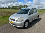 Toyota Yaris 1.3 16V 5DR 2001  VOLLEDIGE HISTORIE / NAP !, Auto's, Toyota, Origineel Nederlands, Te koop, Zilver of Grijs, 885 kg