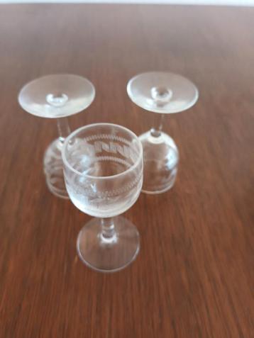 3 Retro borrelglaasjes  beschikbaar voor biedingen