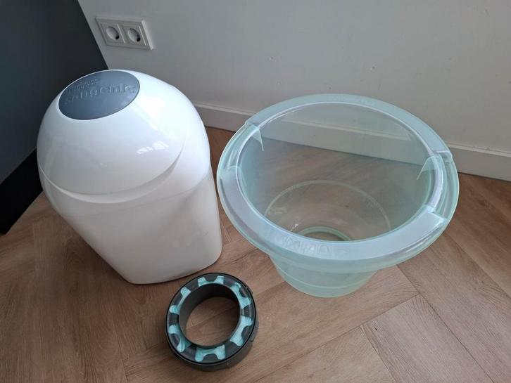Tummy Tub & Tommee Tippee Sangenic luieremmer + Navulling, Kinderen en Baby's, Overige Kinderen en Baby's, Zo goed als nieuw, Ophalen