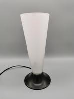 Hala Zeist retro vintage tafel lamp zwart metaal met melkgla, Verzenden, Gebruikt, Metaal, Minder dan 50 cm