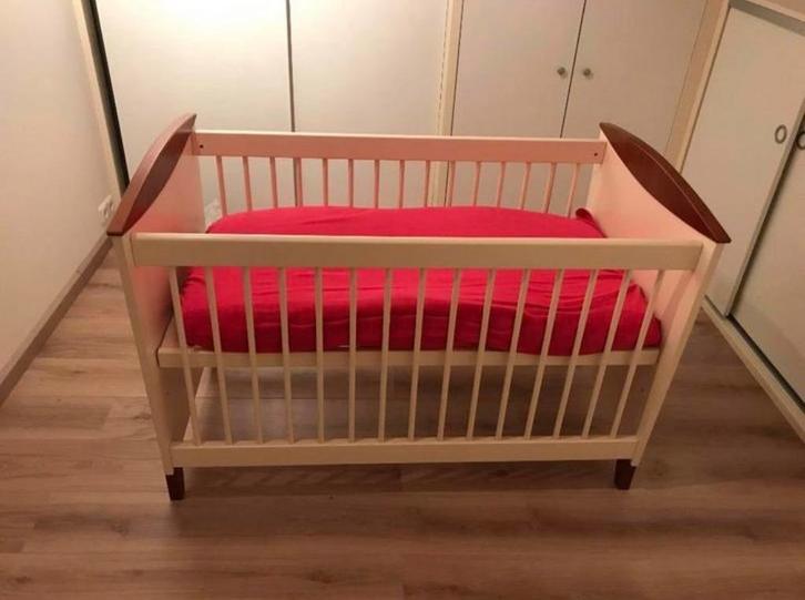 Ledikantje met matras en verstelbare bodem, Kinderen en Baby's, Babywiegjes en Ledikanten, Gebruikt, Ledikant, Ophalen