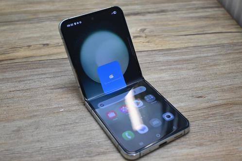 Samsung Flip 5 256Gb In zeer nette staat/ Als Nieuw !!, Telecommunicatie, Mobiele telefoons | Samsung, Zo goed als nieuw, 256 GB