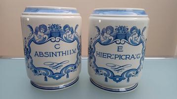 2 oude Apothekerspotten - Blauw Wit beschikbaar voor biedingen