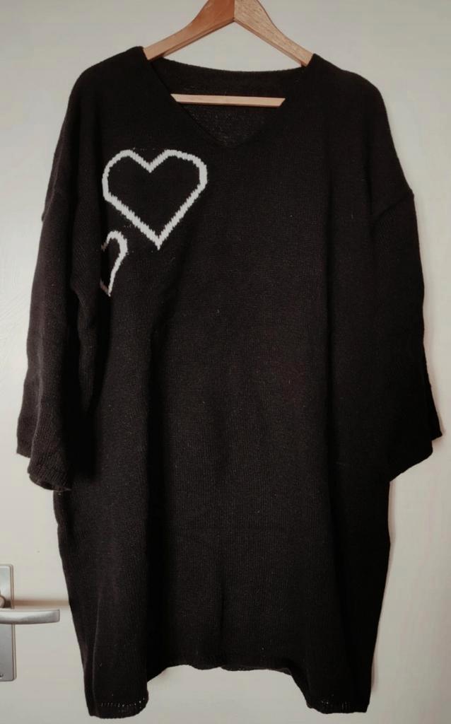 Zwarte Oversized Trui met Hartjes - Amper Gedragen, Kleding | Dames, Truien en Vesten, Zo goed als nieuw, Maat 46/48 (XL) of groter