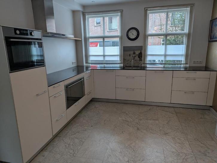 Complete Bulthaup B3 hoekkeuken, Huis en Inrichting, Keuken | Complete keukens, Gebruikt, Hoekkeuken, Wit, Composiet, Ophalen of Verzenden