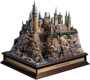 Harry Potter Hogwarts Castle Noble Collection beschikbaar voor biedingen
