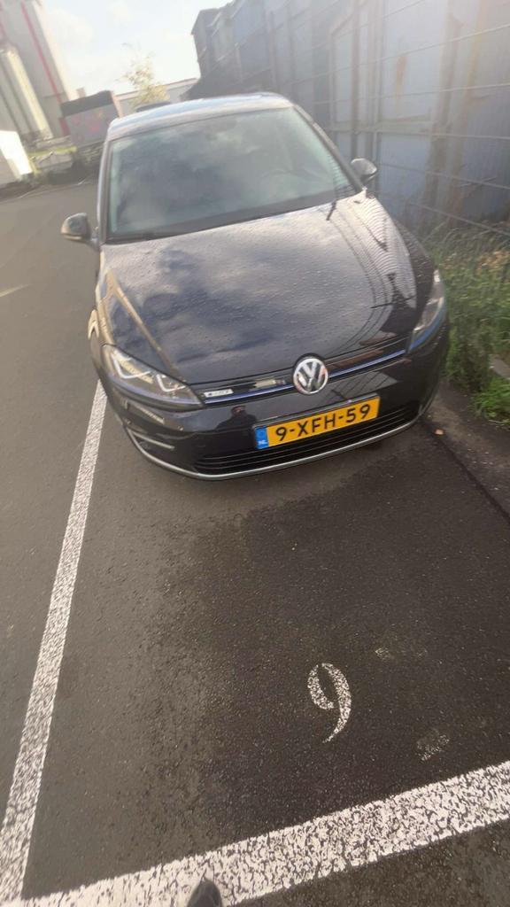 Volkswagen Golf E-golf 5D 2014 Zwart, Auto's, Volkswagen, Golf, Elektrisch, Hatchback, Automaat, Origineel Nederlands, Zwart, Ophalen