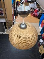 Mooie rieten hanglamp, Huis en Inrichting, Lampen | Hanglampen, Ophalen of Verzenden, Zo goed als nieuw, Overige materialen, Minder dan 50 cm