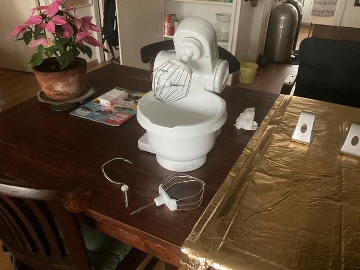 Bosch keukenmachine. Type MUM4405/05, Witgoed en Apparatuur, Keukenmixers, Gebruikt, 3 tot 4 liter, 3 snelheden of meer, Ophalen