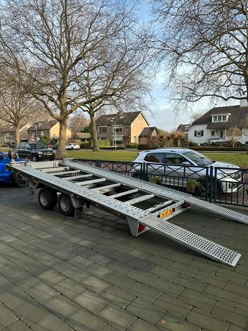 TE HUUR Humbaur autoambulance / autotransporter 200cm x400cm beschikbaar voor biedingen