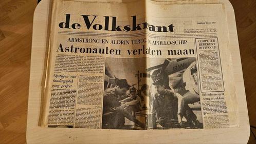 Volkskrant op de dag na de maanlanding (22 juli '69), Verzamelen, Tijdschriften, Kranten en Knipsels, Krant, 1960 tot 1980, Ophalen of Verzenden