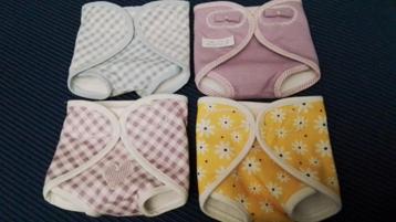Poppenkleertjes  -  WASBARE POPPENLUIER  taillemaat 25-27 cm beschikbaar voor biedingen