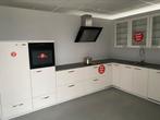 Showroomkeuken  wit compleet met Siemens apparatuur, Nieuw, Hoekkeuken, Kunststof, Wit