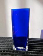 Vintage blauwe handgemaakte vierkante vaas, 15x6x6 cm, Minder dan 50 cm, Glas, Blauw, Gebruikt