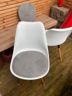 Twee Leuke Stoelen - Gratis Af te Halen!, Kunststof, Gebruikt, Twee, Wit