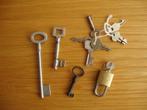 Diverse sleuteltjes, minislotje en loper, Ophalen