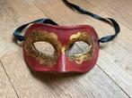 Traditional Venitian Mask, Ophalen