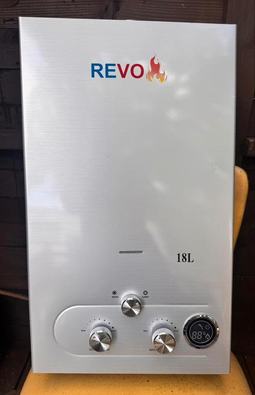 Revo 18 L, Doe-het-zelf en Verbouw, Geisers en Boilers, Gebruikt, Geiser, Propaan of Butaan, Minder dan 20 liter, Minder dan 3 jaar oud