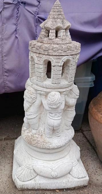 Beton tuinbeeld beschikbaar voor biedingen