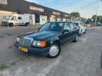 Mercedes-Benz 230E W124 1986 Zwart | AUTOMAAT | AIRCO |, Auto's, Mercedes-Benz, 1200 kg, Particulier, Sedan, Geïmporteerd