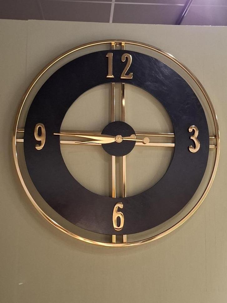 Showroom uitverkoop - Richmond Klok Lily (Black/gold), Huis en Inrichting, Woonaccessoires | Klokken, Nieuw, Wandklok, Analoog