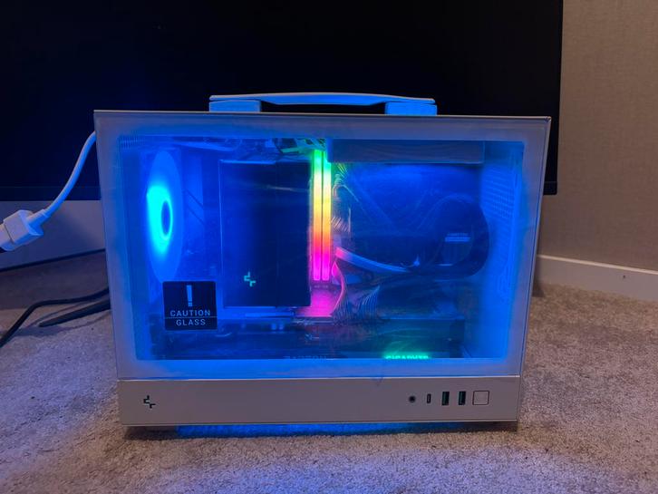 Game pc + msi monitor. Ryzen 7 7700x-rx7600gt 12gb. 32gb dr5, Computers en Software, Desktop Pc's, Zo goed als nieuw, 4 Ghz of meer