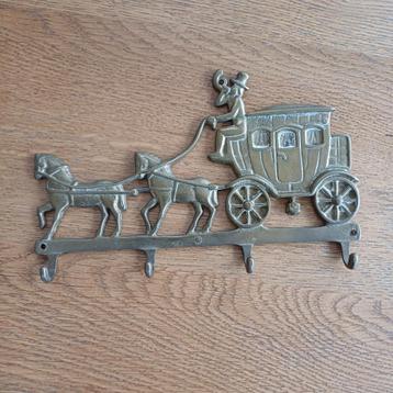 Wandhaakjes koets met paarden beschikbaar voor biedingen