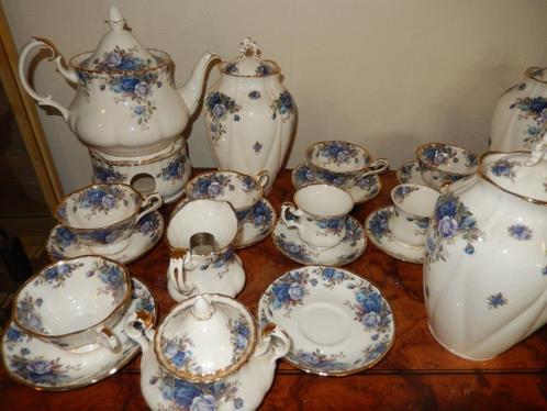 ROYAL ALBERT LTD UIT 1987 CHINA ENGELAND, Antiek en Kunst, Antiek | Servies los, Ophalen