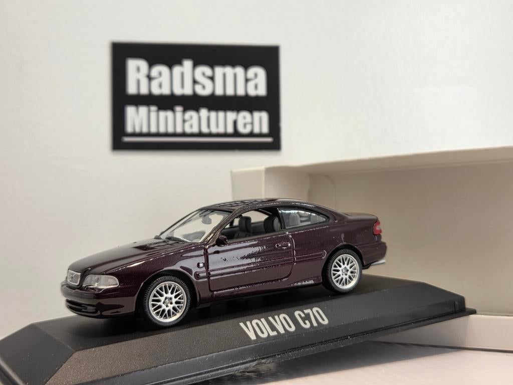 Volvo C70 Coupe - Paars - 1:43 Minichamps dealerpack, Hobby en Vrije tijd, Modelauto's | 1:43, Auto, Ophalen of Verzenden, Zo goed als nieuw