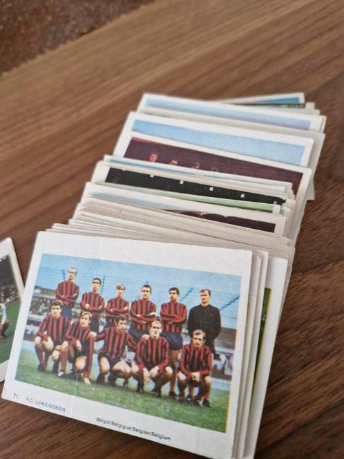 Voetbalplaatjes 1969/1970 Internationale Football Teams, Verzamelen, Sportartikelen en Voetbal, Gebruikt, Poster, Plaatje of Sticker