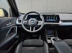 BMW X1 SDrive20i M Sport Panoramadak 360camera Hud Acc Sfeer, Auto's, 15 km/l, 156 pk, Leder en Stof, Zwart