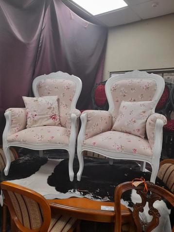 2 x brocante barok fauteuile opnieuw gestoffeerd 250.00 p.s beschikbaar voor biedingen