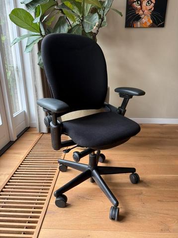 Steelcase Leap ergonomische bureaustoel beschikbaar voor biedingen