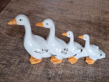 Goebel beeldje ganzen beschikbaar voor biedingen