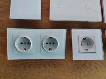  Enkel Stopcontact Glas - Zo Goed Als Nieuw! beschikbaar voor biedingen