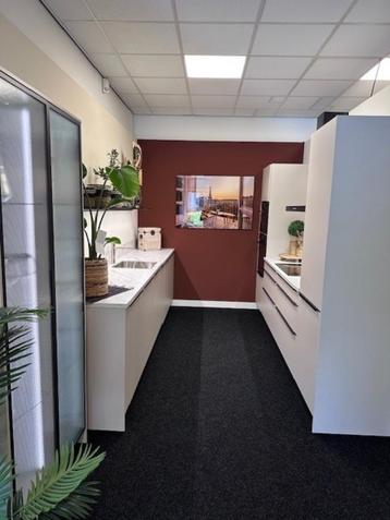 Keller showroom keuken voor €11.700,- beschikbaar voor biedingen