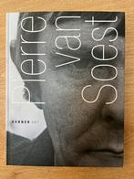 Pierre van Soest, Altijd de hand die beweegt, Kerber, 2009, Ophalen of Verzenden, Zo goed als nieuw, Schilder- en Tekenkunst