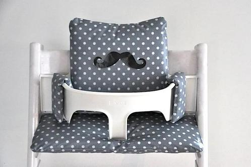 Gecoate stoelverkleiner kussen voor tripp trapp kinderstoel, Kinderen en Baby's, Kinderstoelen, Zo goed als nieuw, Meegroeistoel